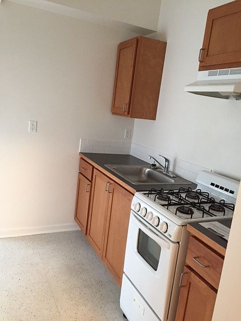 1st image of 1029 W 1st Ave APT 418