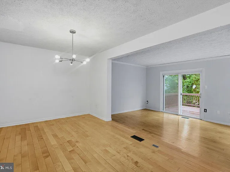 508 Palmspring Dr — Photo 4