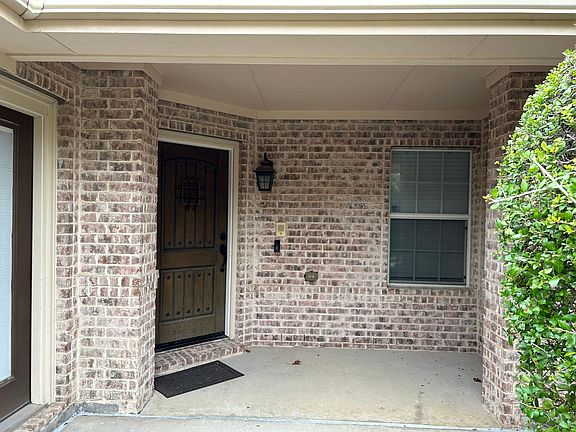 4th image of 5837 Pinebrook Dr