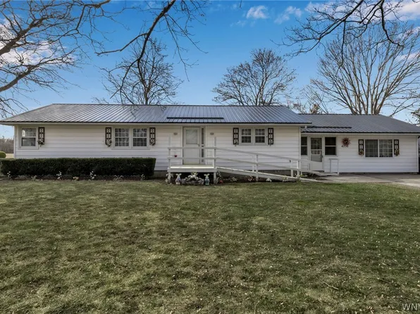 4250 Freeman Rd, Middleport, NY 14105