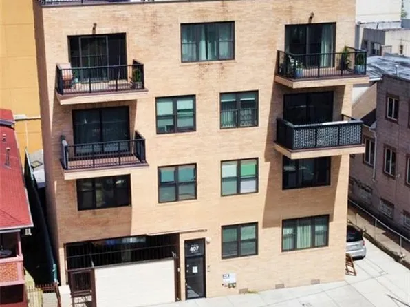 407 Ocean View Avenue image 2 of 28