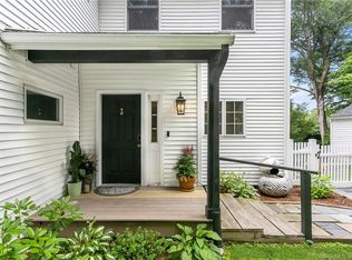 8 Sachem Trl #R, Westport, CT 06880