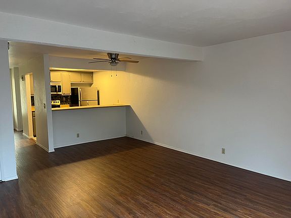 3rd image of 1275 Wurch Way #1-4