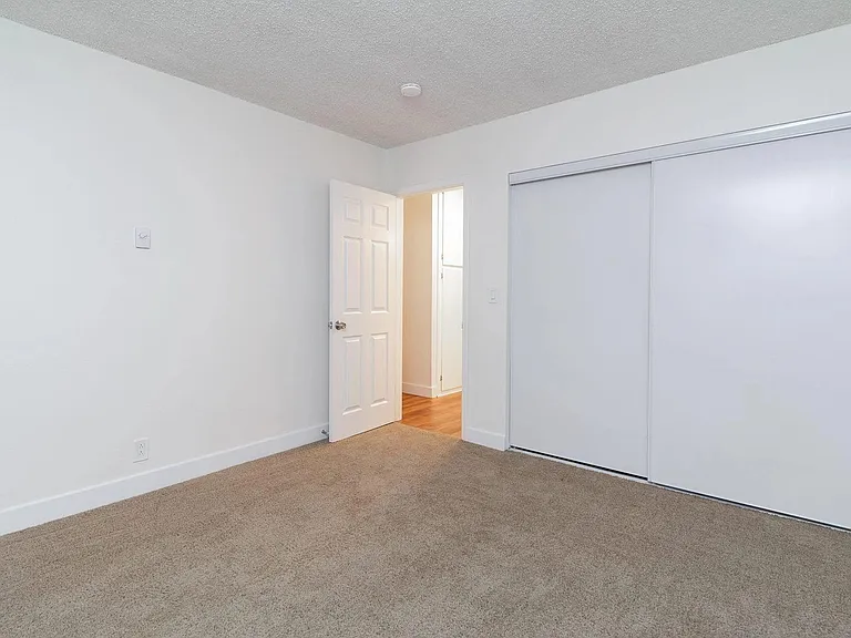 1254 E 1st St #12 — Photo 8
