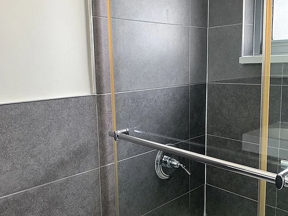 4th image of 10420 Queens Blvd APT 17J