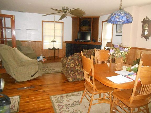 5th image of 188 E Orvis St