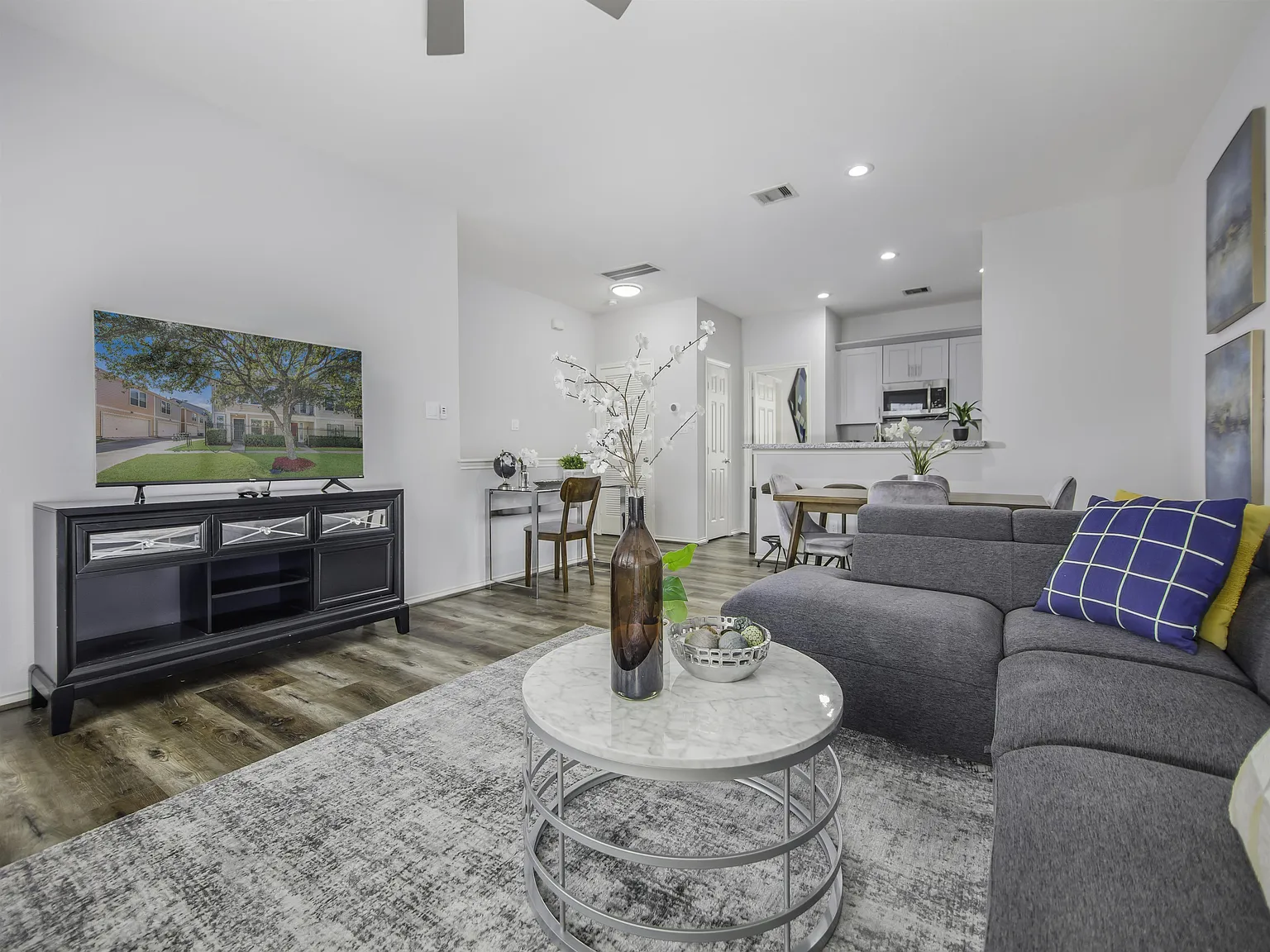 2 bed, 1224 sqft, $4,200 — Photo 2