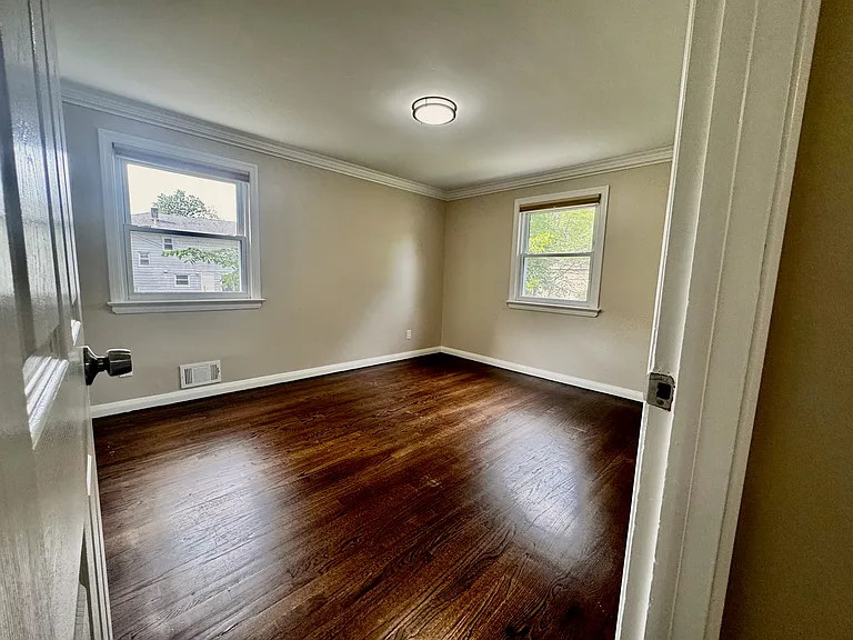 65 S Ashby Ave — Photo 13