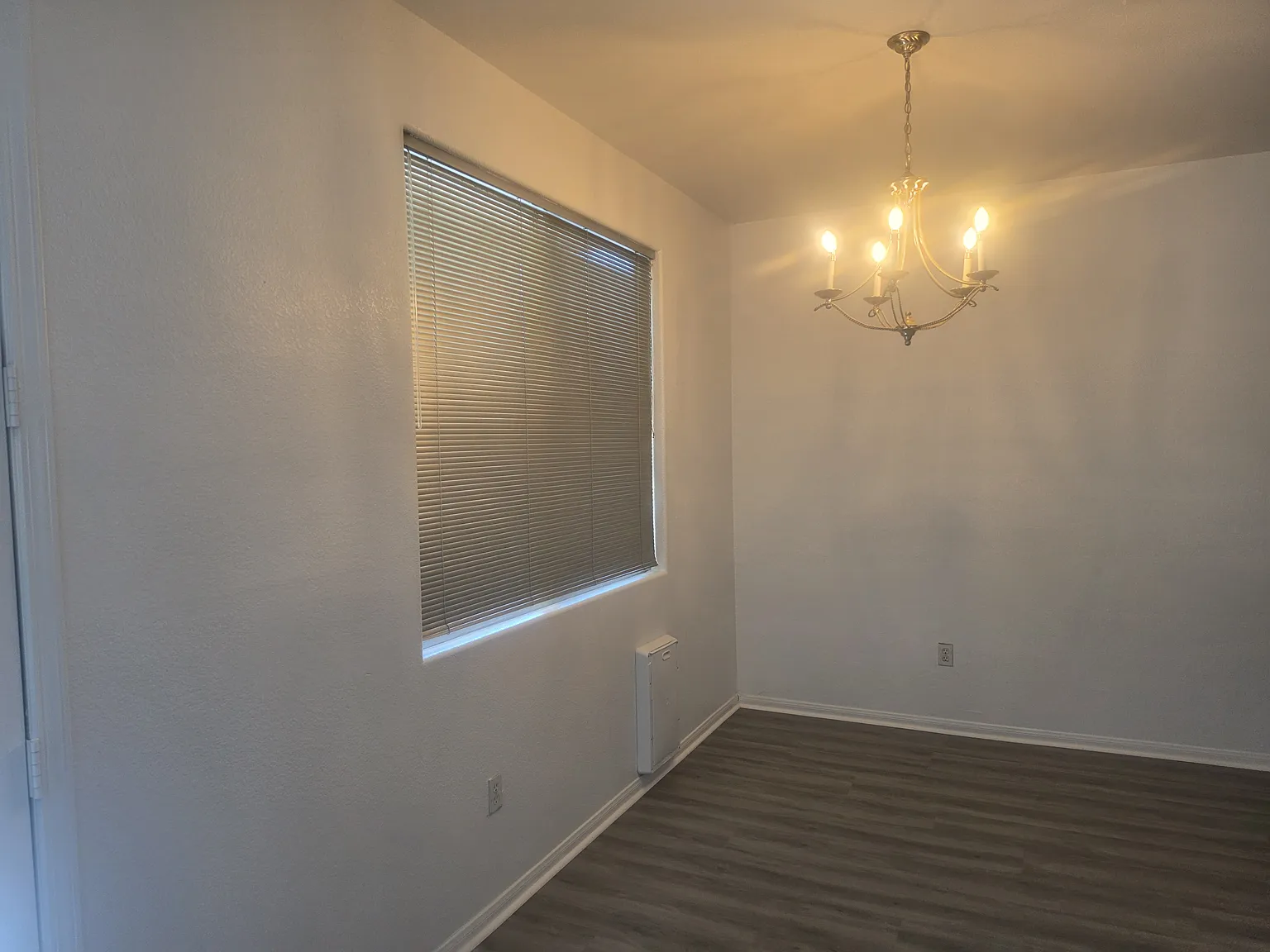 3 bed, 2.5 bath, 2018 sqft, $2,199 — Photo 3