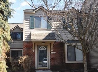 1535 Streamwood Ct, Rochester, MI 48309