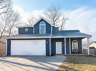 1909 E 25th Ter, Lawrence, KS 66046