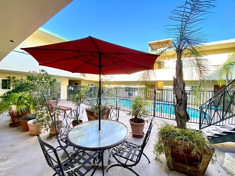 8130 Norton Ave, West Hollywood — Photo 15