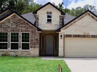 2240 Riveroaks Dr, West Columbia, TX 77486
