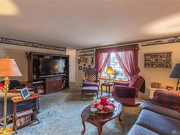 3rd image of 30 Parkridge Ct
