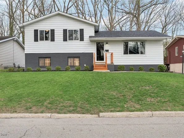 1725 Karg Dr, Akron, OH 44313