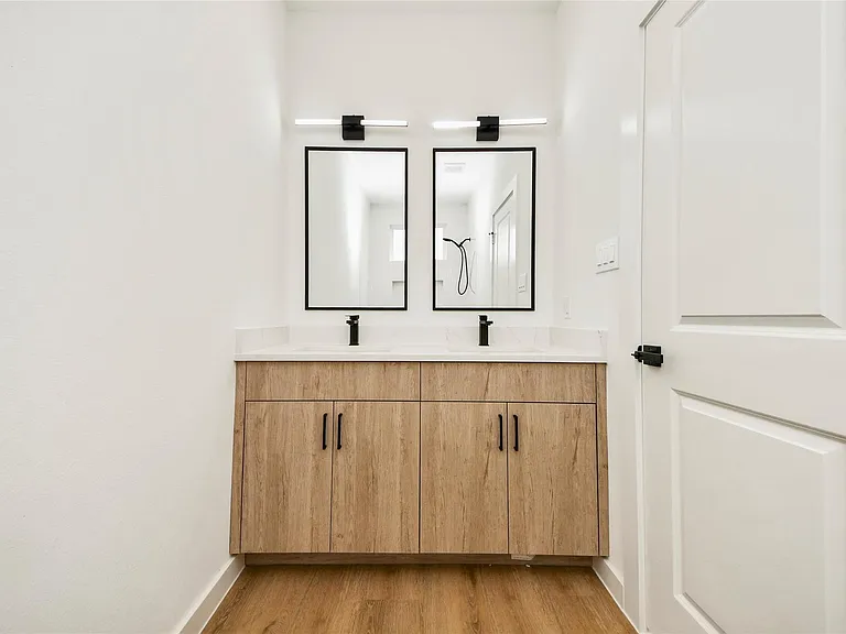 5201 Fairchild St #B — Photo 31