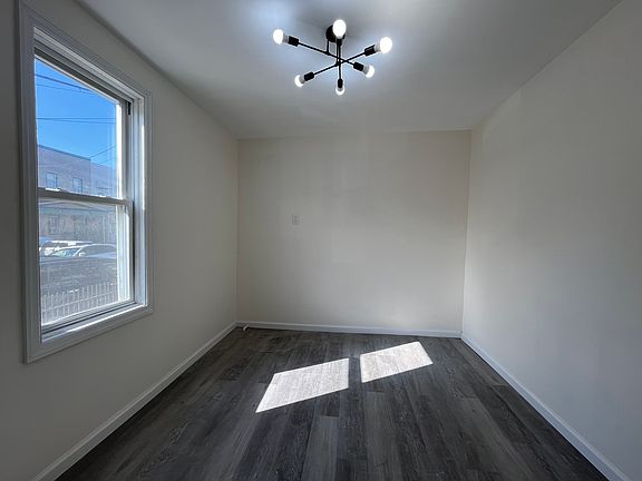 5th image of 204 Duncan Ave APT 1