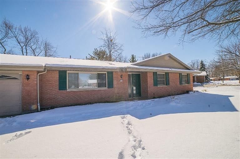 1st image of 2464 Banyon Dr