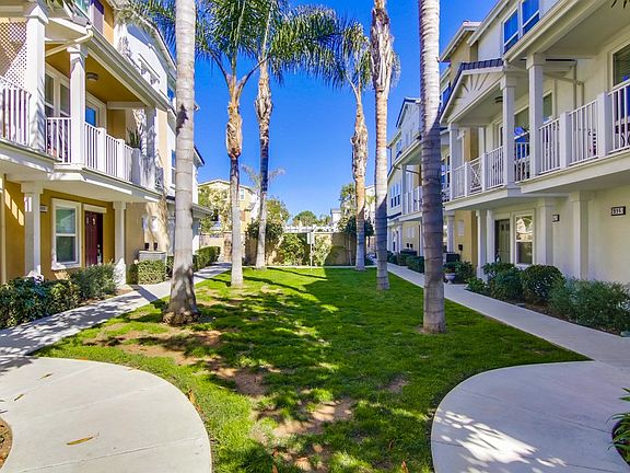 3rd image of 2996 Pacific Palm Way
