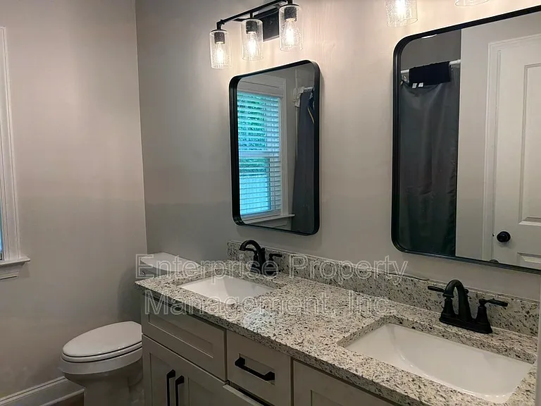 239 McLaughlin Dr — Photo 17
