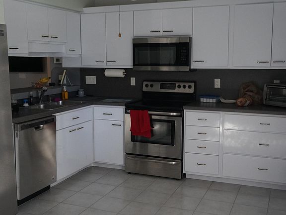 5th image of 1121 Cape Coral Pkwy W