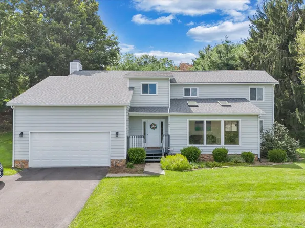 504 Cedar Orchard Dr W, Blacksburg, VA 24060