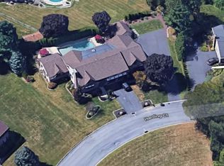 4 Harding Ct, Easton, PA 18045