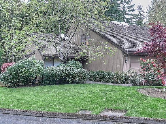 2nd image of 1700 159th Pl NE #2C
