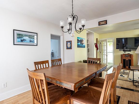 5th image of 633 Hansen St