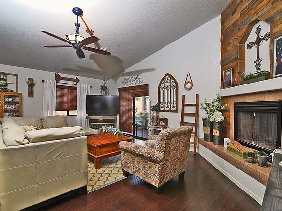 3rd image of 2661 S Mimosa Ave