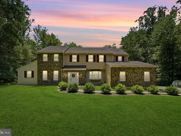 6 Joanna Dr, Malvern, PA 19355