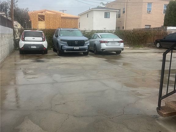 4th image of 1137 N Ardmore Hollywood Hls E