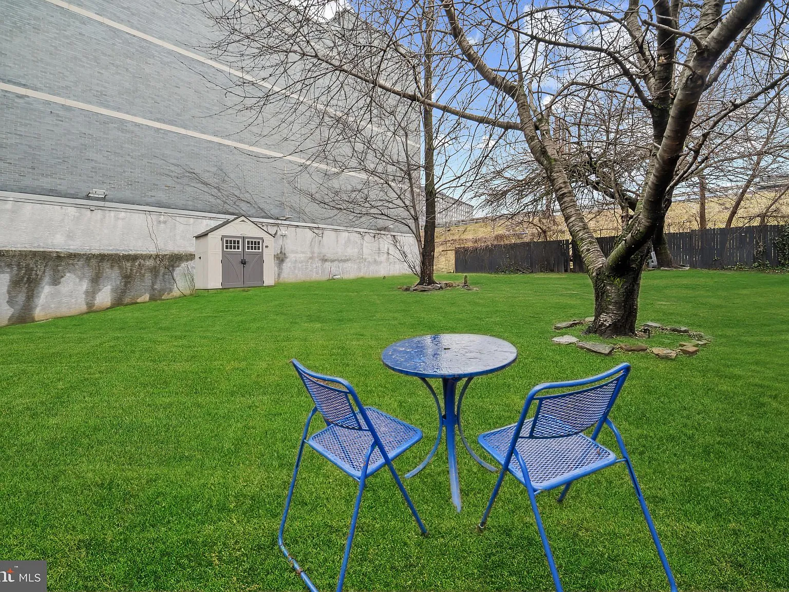 2 bed, 711 sqft, $1,999 — Photo 2