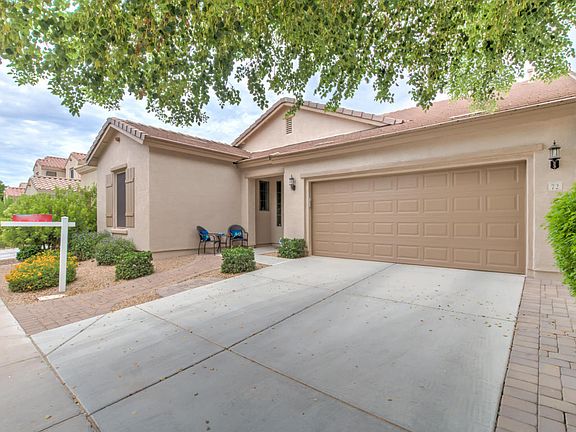 3rd image of 72 W Aster Dr