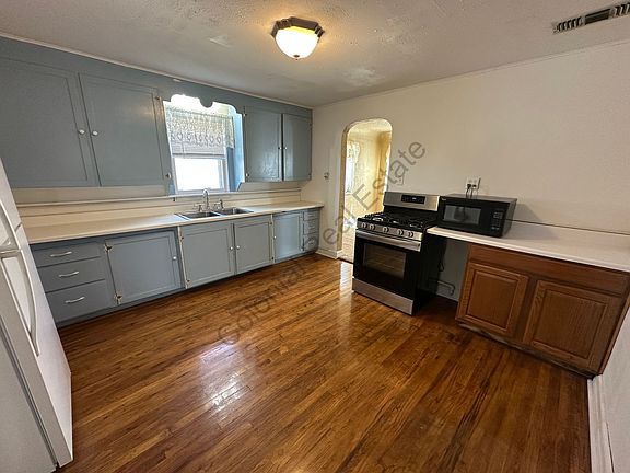 5th image of 1208 Ross St