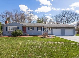 22 Dale St, Windsor Locks, CT 06096