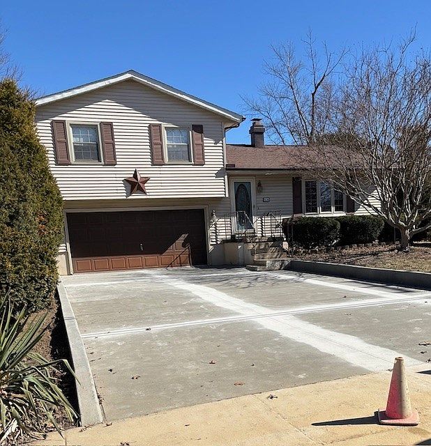 1st image of 14 Brierwood Dr