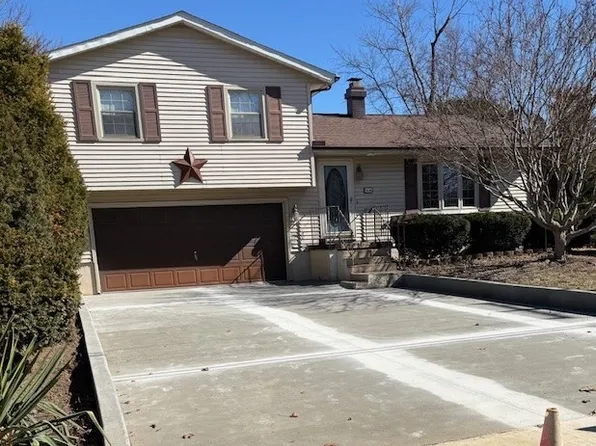 14 Brierwood Dr, Decatur, IL 62521