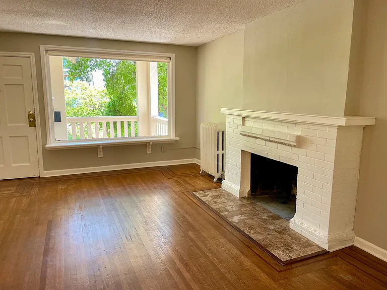5225 19th Ave NE — Photo 7