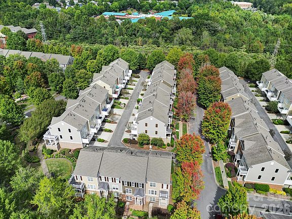 3rd image of 625 6th Baxter Xing