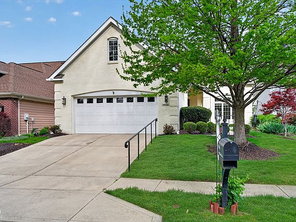 2nd image of 8944 Crystal River Dr