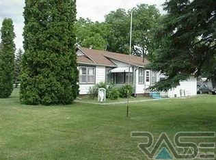 950 State St, Centerville, SD 57014