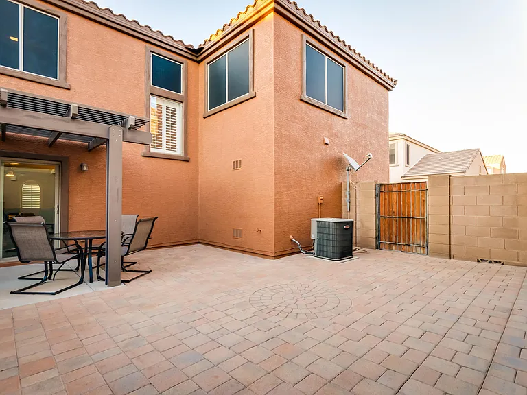 3327 E Loma Vista St — Photo 28