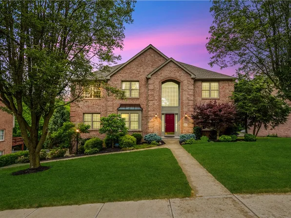 1077 Tall Trees Dr, Pittsburgh, PA 15241