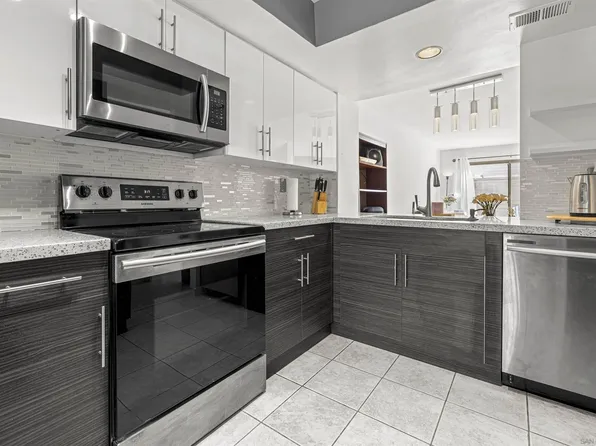 814 America Way, Del Mar, CA 92014