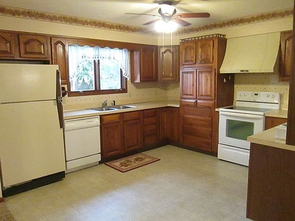 4th image of 5 Edwardian Ct