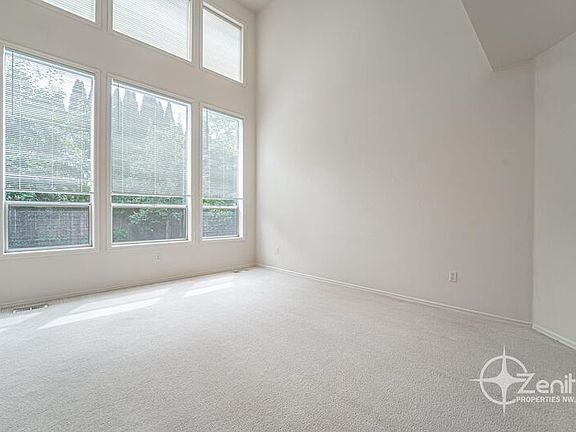 5th image of 1405 NE 158th Ct