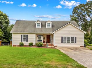 1829 Kenmore Dr, Statesville, NC 28625