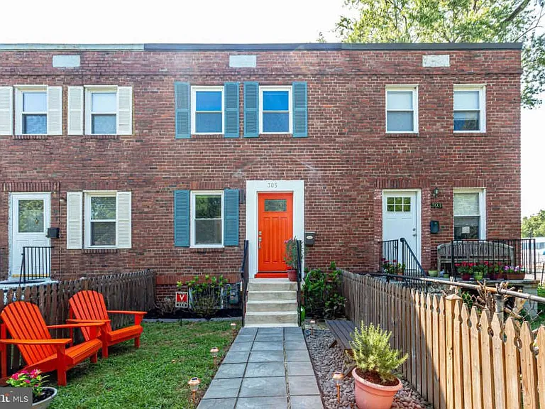 305 Buchanan St — Photo 1