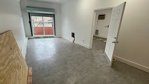 1332 Commerce Ave Photo 1
